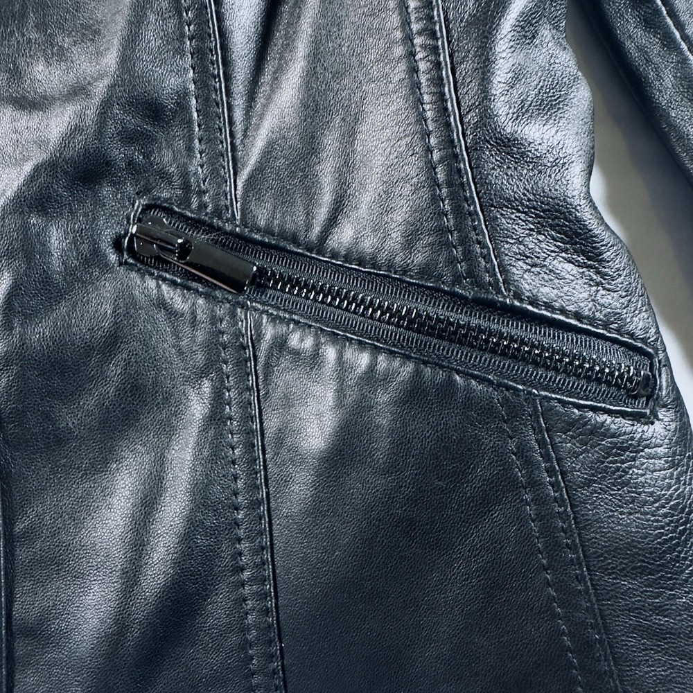 Avanti Leather Jacket Women Medium Black Fitted Zippered Soft  Moto Biker - Picture 7 of 16